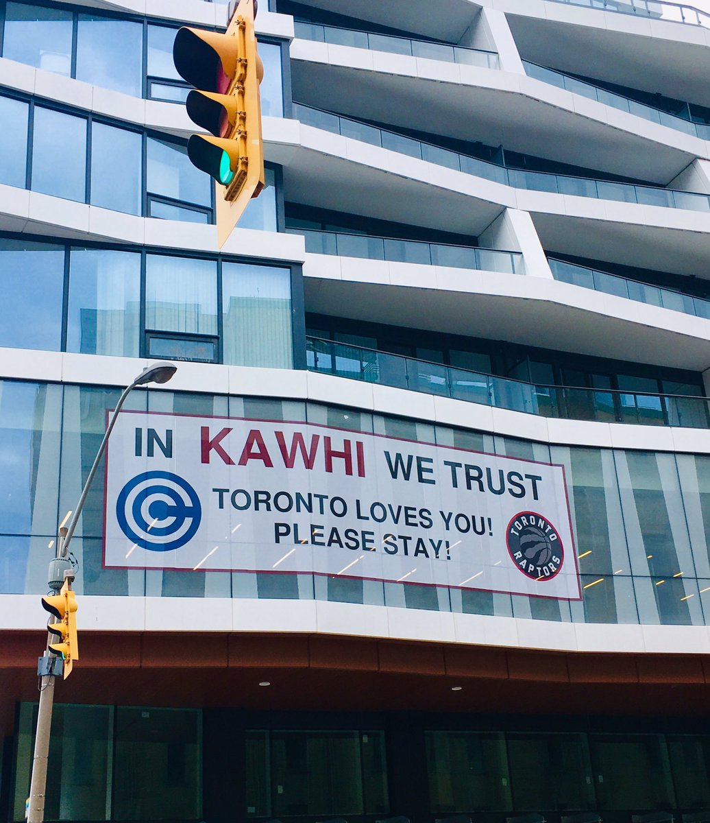 TomBeyer7's tweet photo. Now this is signage everyone in Canada can get behind! #raptors #ThisIsPrint #kawhiyoushouldstay https://t.co/BBY0uVNsLA