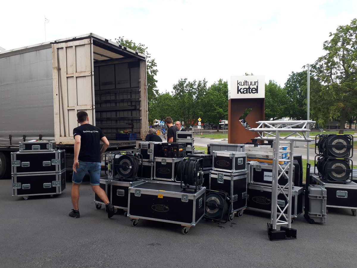 pcss_psnc's tweet photo. I znowu pakowanie...😂😂😂
And packing again...
#tnc #tnc19 #tallinn #pcss #psnc #pcss_psnc #eenet #kurtuurikatel #pakowanie https://t.co/7ROUoYXvH8