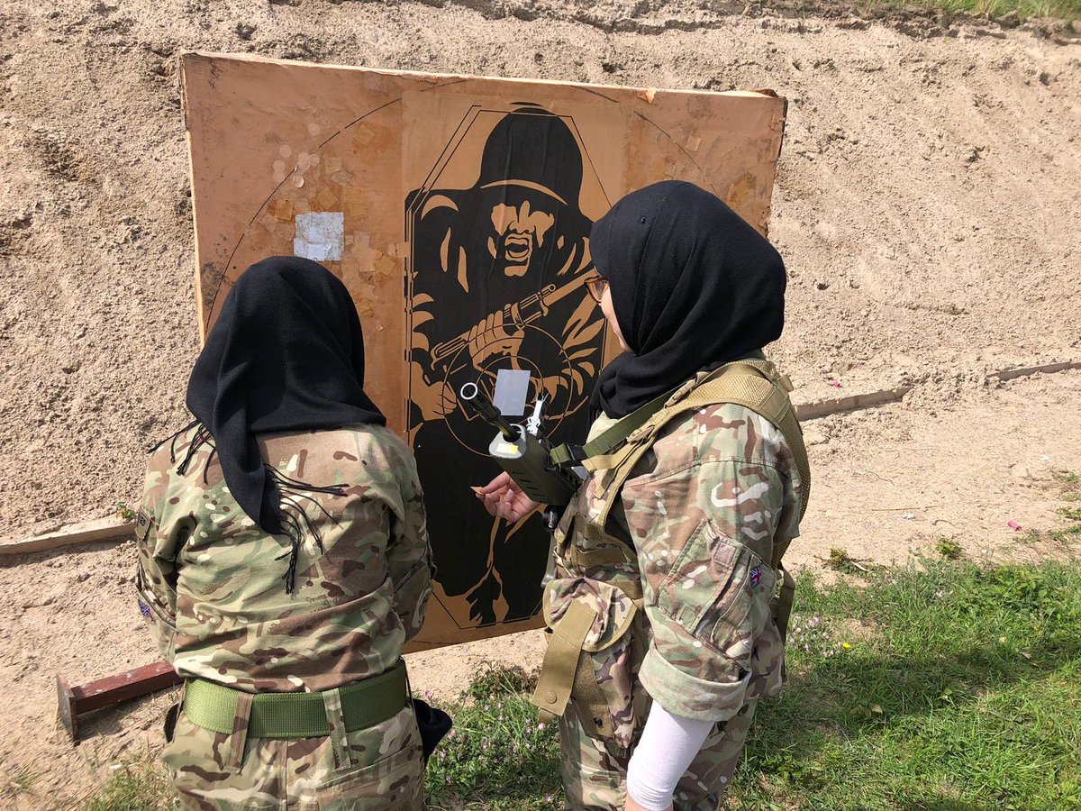 gstccf's tweet photo. Cadets from @KingsHawthornes had a great day at the ranges putting into practice their marksmanship skills learned back in school on the Air Rifle. A challenge for all but some great group sizes and a new experience #marksmanship #aspire #aftersunneeded https://t.co/BoXkWh5VYZ