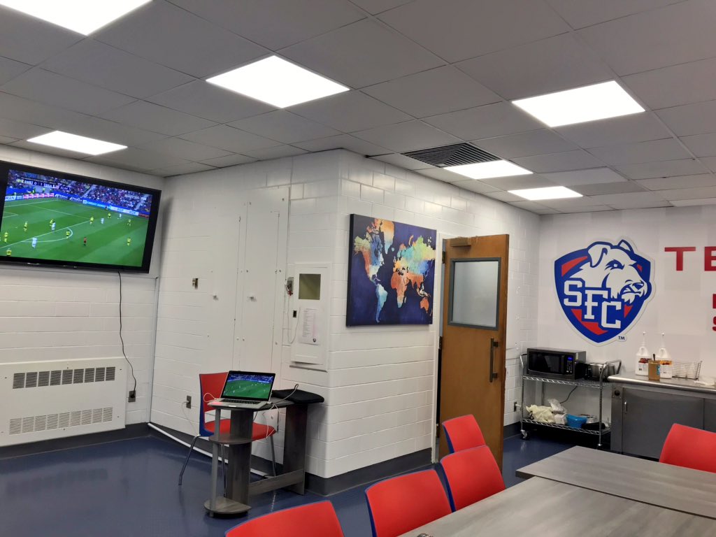 MaggieMMinieri's tweet photo. A repurposed fuel station. Love it! #watchandwork @USWNT @SFBKTerriers https://t.co/KX8qZZnOu7