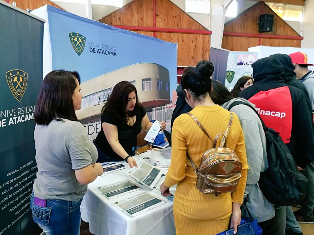 UAtacama's tweet photo. #DIVIC #Facsal y #SedeVallenarUDA representan a la Universidad de Atacama en una nueva version de la Feria Vocacional de @CAP_Mineria que se realiza a esta hora en el Club Deportivo Algarrobo de #Vallenar https://t.co/lfQo2jgpO3