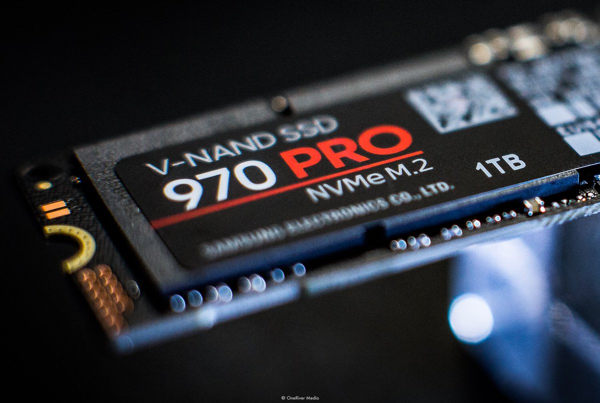 OneRiverMedia's tweet photo. Another piece to our new workstation puzzle. Sandisk 970 Pro M.2 boot drive and cache drive. It’s amazing how tiny these things are. Had to use my macro rings for this photo! 🔍⚡️⚡️⚡️⚡️
https://t.co/p0kV8NxN8e
#sandisk #970pro #solidstatedrive https://t.co/FmczE6azQc
