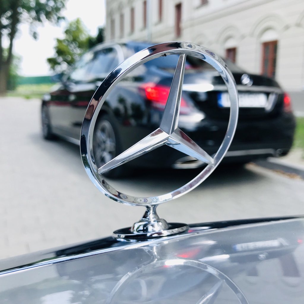 auto_moto_pl's tweet photo. ➡️🇩🇪 #Mercedes
🔸 190E (1986) & C200 (2019): great-grandfather and great-grandchildren
#W201 #Mercedes190 #MercedesClass #IloveMercedes https://t.co/GlvpAduN75