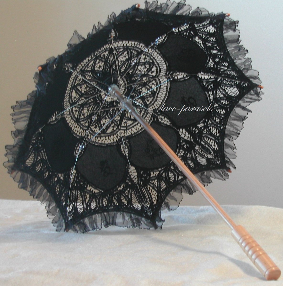 LaceParasols's tweet photo. Beautiful lace parasols https://t.co/Qq7ljHNpKg