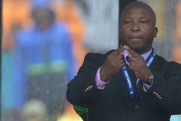 DavidSenonge's tweet image. #SONA19...where was he this time around.😂😂