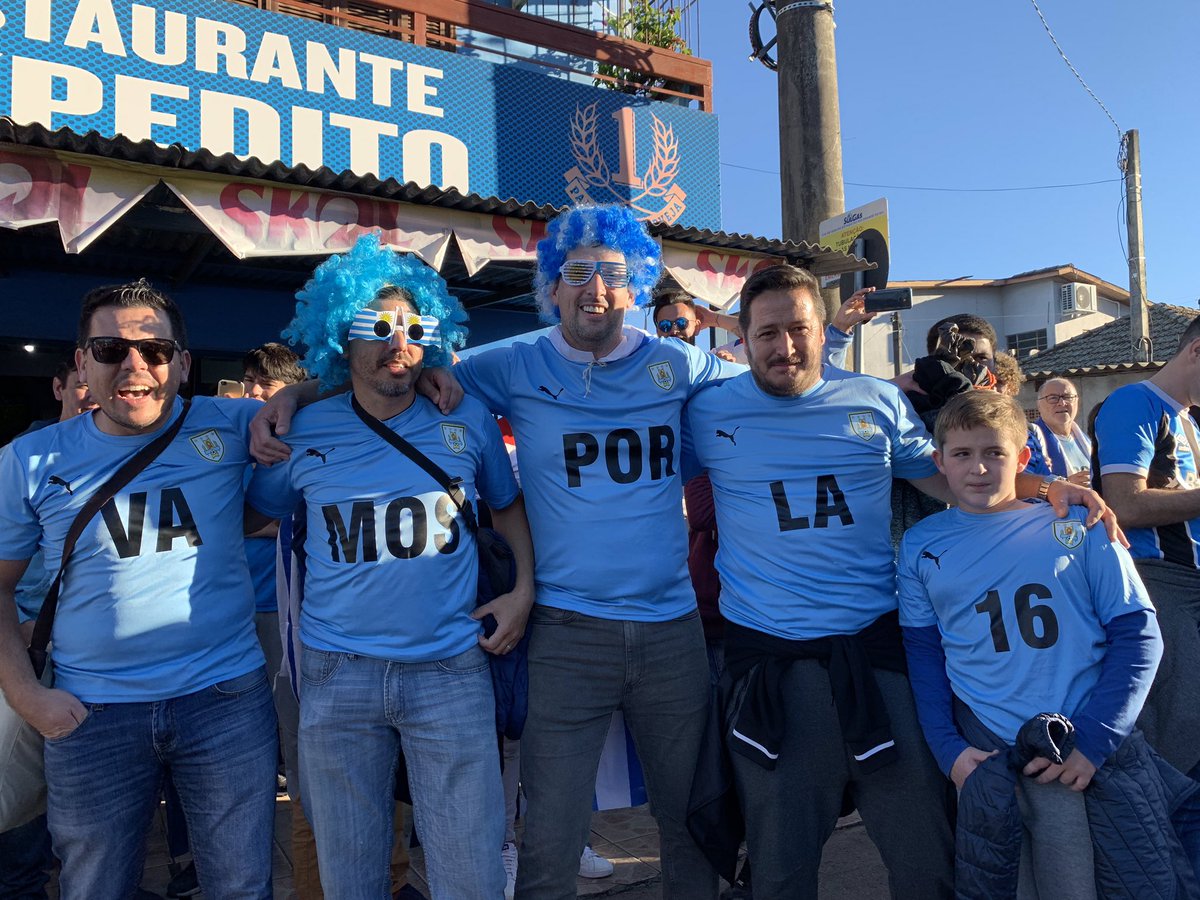 revistazaga's tweet photo. El grueso de la hinchada llegó el día del partido y luego, muchos, debieron hacer largas colas para canjear las entradas

#laceleste #copaamerica2019 @fundacionceleste @aufoficial @copaamerica https://t.co/DyHC314yXI