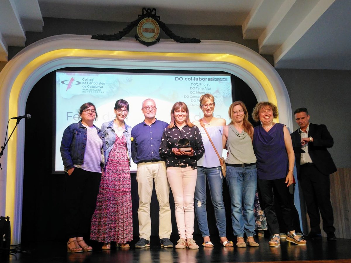 concurscastells's tweet image. Tot l’equip del @concurscastells estem molt contents i agraïts per reconeixement atorgat pels @periodistes_cat per la bona gestió en la comunicació de l’espectacle casteller més gran del món. Moltíssimes gràcies! 

#Petxines2019