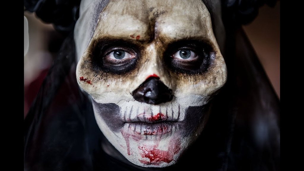 Així d'esfereidor va ser el Mwalk organitzat per <a href="/lamerce/">mercedes solano</a>.ip amb l'ajuda dels alumnes de VideoDj.
I així sona amb la música de Thom Yorke i les imatges del nostre professor Jesús G. Pastor, un fotógrafo.
Enhorabona a tothom per la feina feta!

#inslamerc… youtu.be/eU0YfwhlmlI