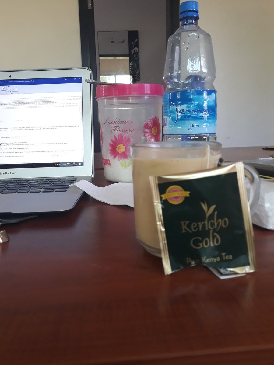 Yussuf_Maalimz's tweet photo. Am experiencing work overload but re-energizing myself with #cameltea with @KerichoGold ....@kinskom @ibza2004 @kiminisky @Deenkhalifah @DRABDIWELI https://t.co/wSG3qYCheg