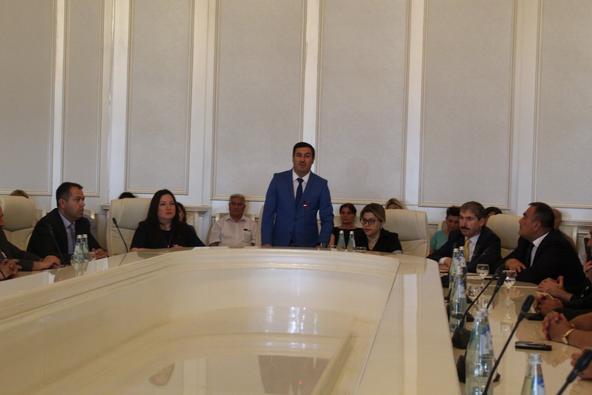 TC_GenceBK's tweet photo. Başkanlığını @RufizQonaqov'un yaptığı #Bakü'de yerleşik Beynelhalk Münasebetlerin Araşdırılması Merkezi (#BMAM) tarafından #Gence #HaydarAliyevMerkezi toplantı salonunda "Ermenistan'ın Bölgesel Tehdidi" başlığı altında düzenlenen #foruma iştirak ettik. https://t.co/rKmeWe3UxZ