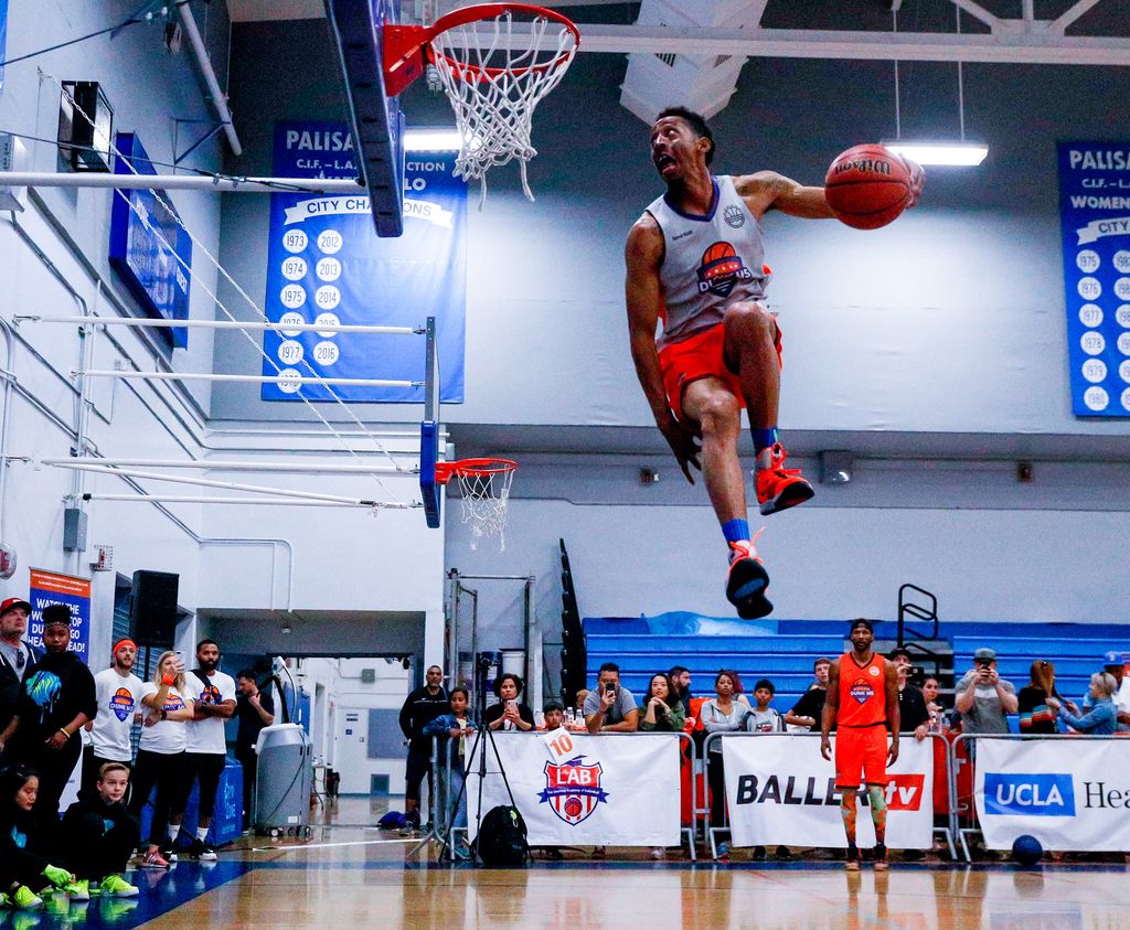 DunkMSOfficial's tweet photo. @jclarkthejumper the sky walker π #dunkms https://t.co/jMu0yAY7y8