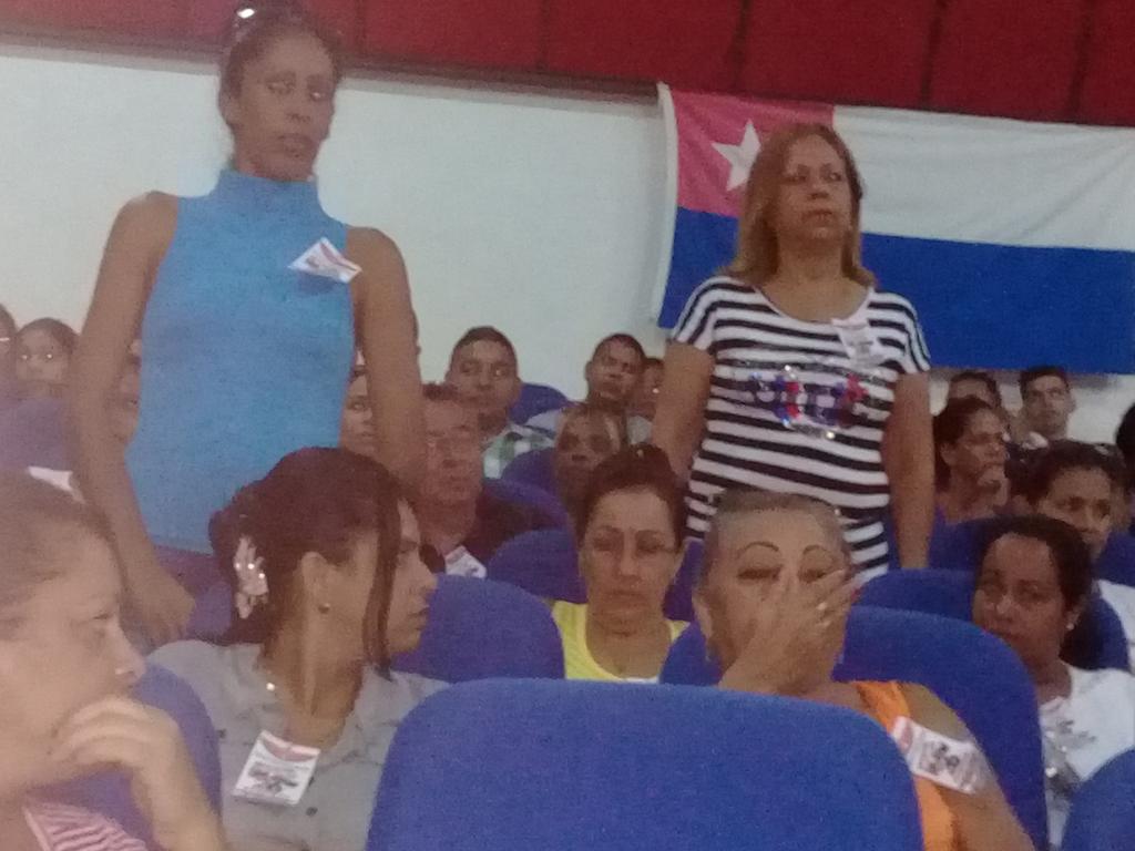 Aquí en Manzanillo los educadores están en 26, así lo patentizaron en el seminario para  directores del próximo curso escolar. #SomosCuba #SomosRevolución #SomosContinuidad #YoSoyFidel #FidelVive #SomosRevolución #SomosContinuidad #YoSoyFidel