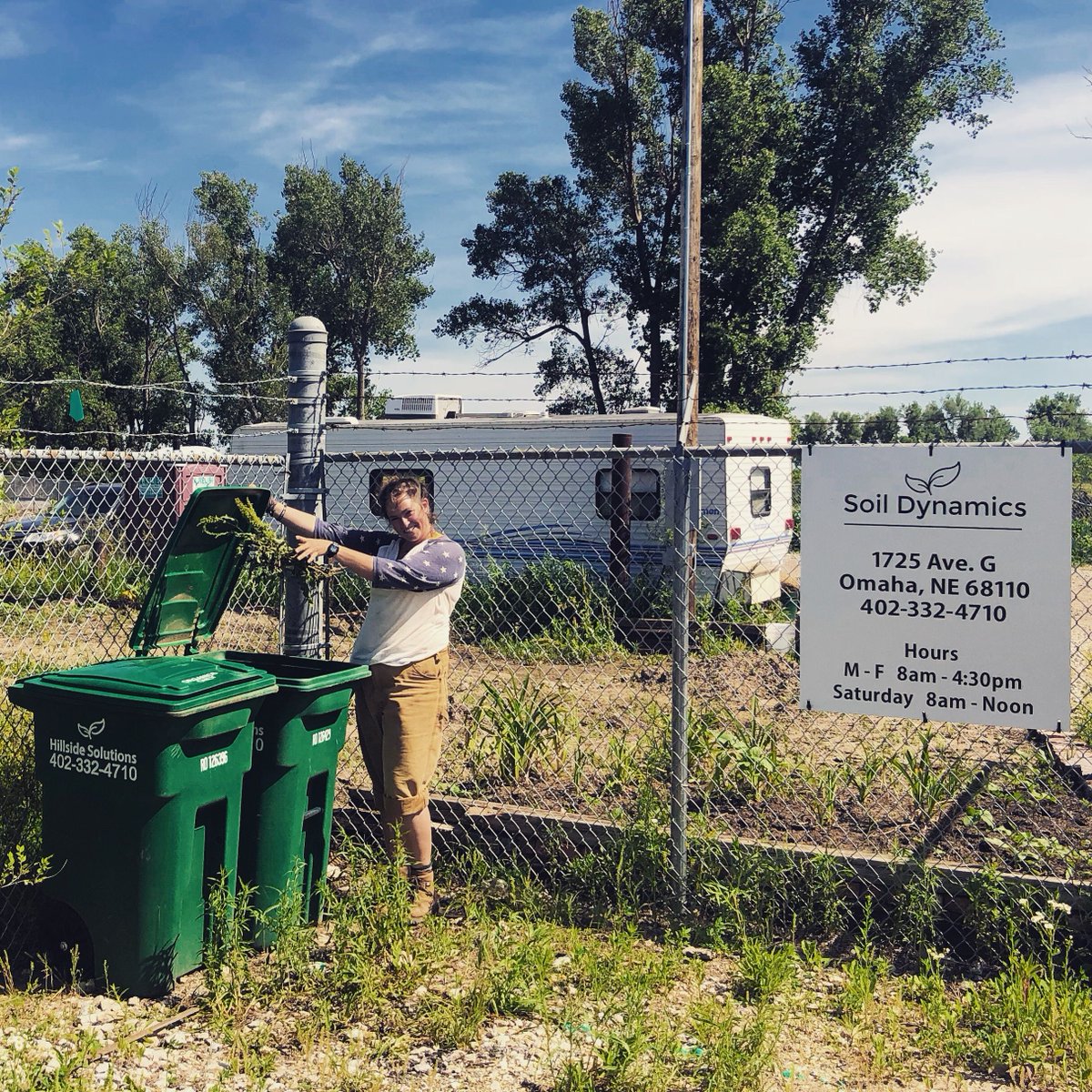 ♻️❤️Weekend Sale Alert! ♻️❤️To help residential folks get their food &amp; yard waste composted, you can now join our self-haul Compost Club (usually $8.99/month) for 50% off through the weekend with the LOVEOURSOIL discount code! Info: buff.ly/2vjwgUX