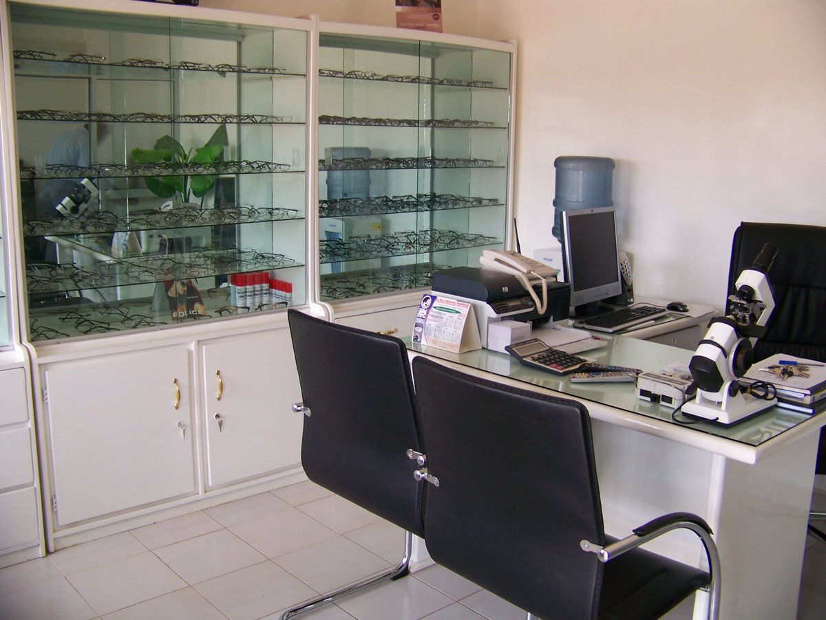 OptiqueB's tweet photo. Welcome to the world of vision. Here is Zandas Burkina optics. We are a company in the field of optics. We specialize in the manufacture, repair and cleaning of glasses. We also offer the compliance test of your lenses. https://t.co/X7jE7PuQvp