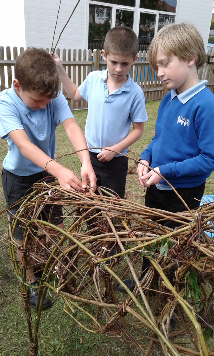 chexsofficial's tweet photo. An amazing day @PrimaryForres  with pupils using some life skills of teamwork, listening, communication, creativity, perseverance and leadership to create a stunning willow deer.  Thank you to @trhutchings59 for allocating his locality budget to support the project. #teamwork https://t.co/z0efq6Iiyy