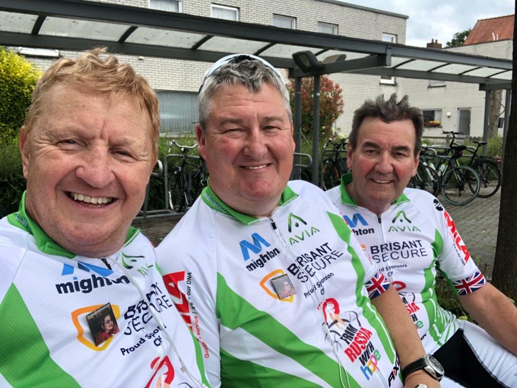 dekkowindows's tweet image. These 3 absolute top blokes deserve a medal,  🙏🏻👏As they close in on the last couple of days on their epic journey from the Russian border back to Hope House Hospice, Oswestry please dig deep and help them achieve their goal justgiving.com/fundraising/to… 
#FRWHope #forthekids