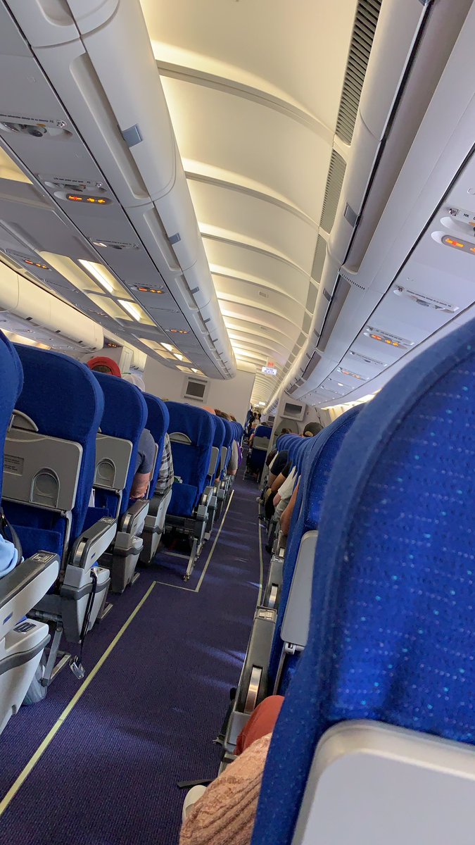 kitreynolds's tweet photo. After paying for and selecting extra legroom seats at the front of the plane, we got this instead....
#Norwegian @Fly_Norwegian https://t.co/K00zXjHioo