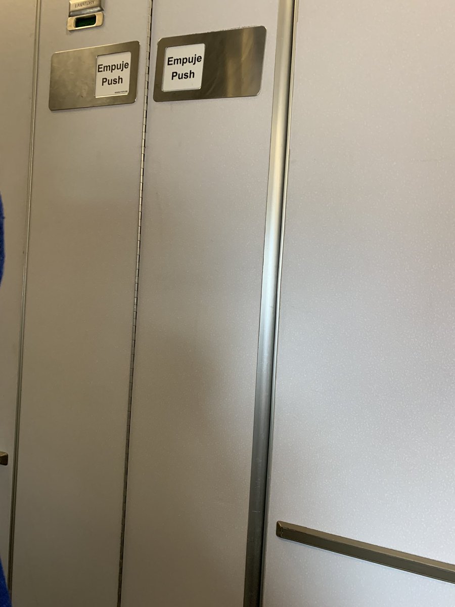 kitreynolds's tweet photo. After paying for and selecting extra legroom seats at the front of the plane, we got this instead....
#Norwegian @Fly_Norwegian https://t.co/K00zXjHioo