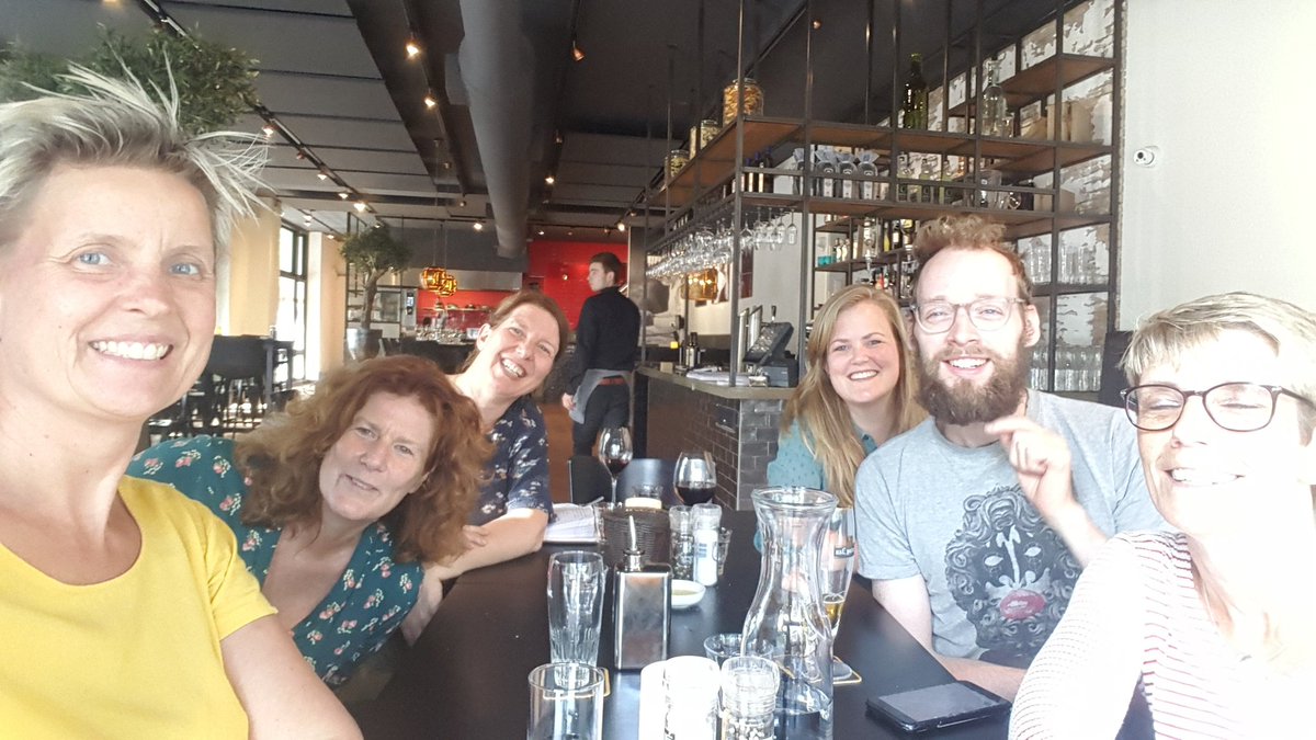 Ja, @meetup010 zit (deels) bij elkaar om plannen te maken voor volgend jaar (en lekker te eten)! Dus... heb je ideeën? Kom maar door!