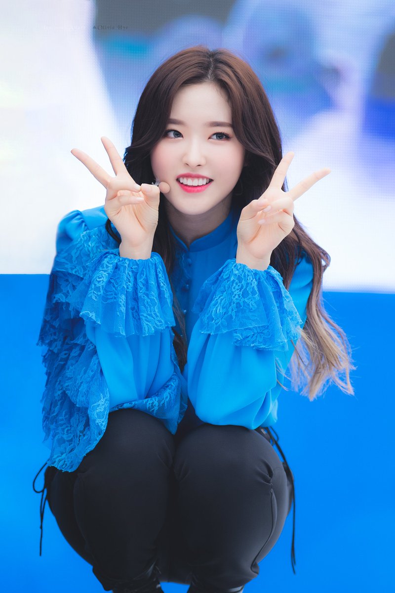 Luminous_Allure's tweet photo. 190518 인제 평화 콘서트

#이달의소녀 #LOOΠΔ
#OliviaHye #올리비아혜 https://t.co/caovW7Q1eo
