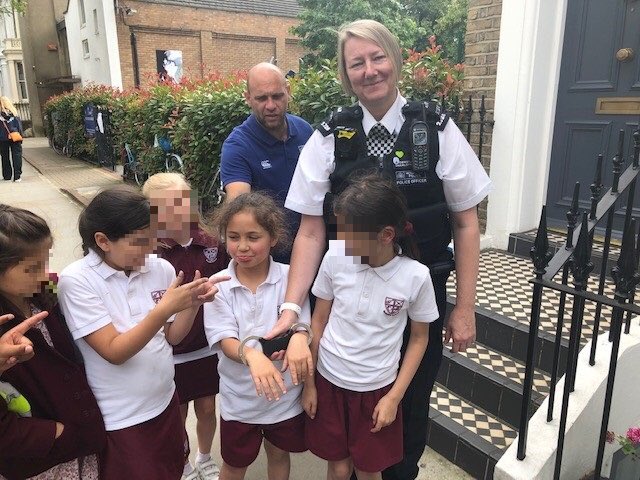 RedPartnerships's tweet image. During sport today Keats were lucky enough to have a visit from the @metpoliceuk they had a great time learning about the police van and even got to use some of the riot shields and helmets. #RedcliffeEnrichment #ipredictariot @RedcliffeSchool