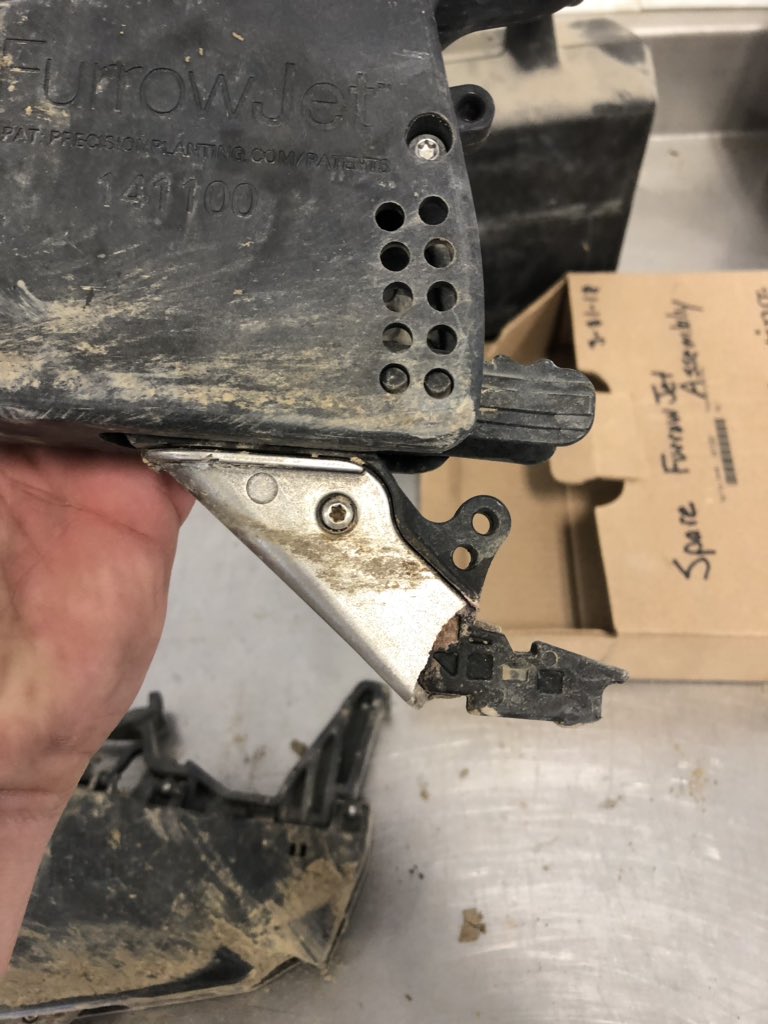 pmohler40's tweet image. Afraid we may have found a weak point in the @precisionplant #furrowjet.  Ran for 2 years with no issues and broke these in back to back days.