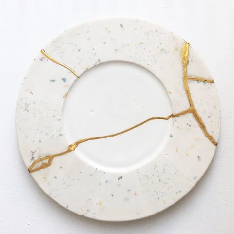 ゼサン على تويتر スターウォーズ新作のカイロ レンが被るヘルメットが金継ぎに見える