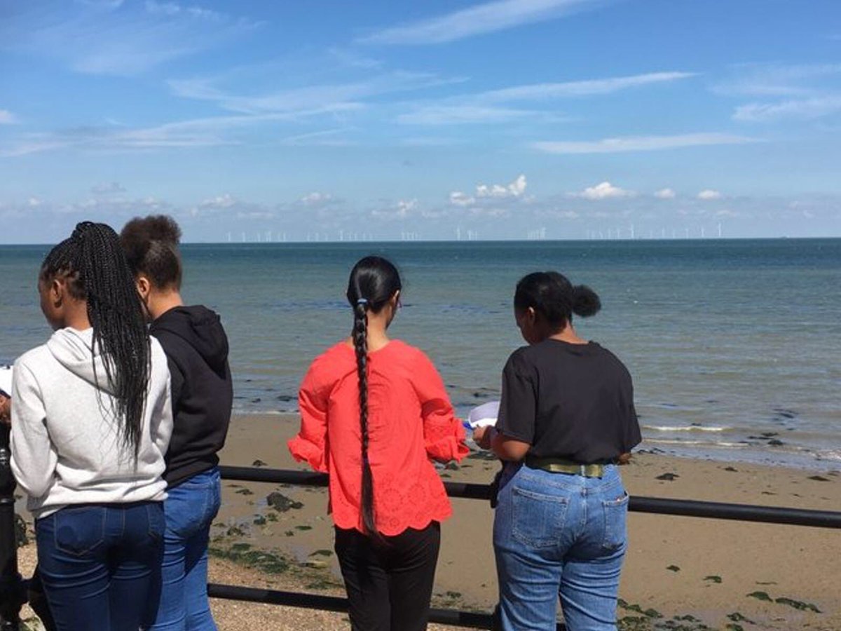 It was year 9 today!#Outdoor classroom. Evaluating coastal management today. Lovely weather 🌞