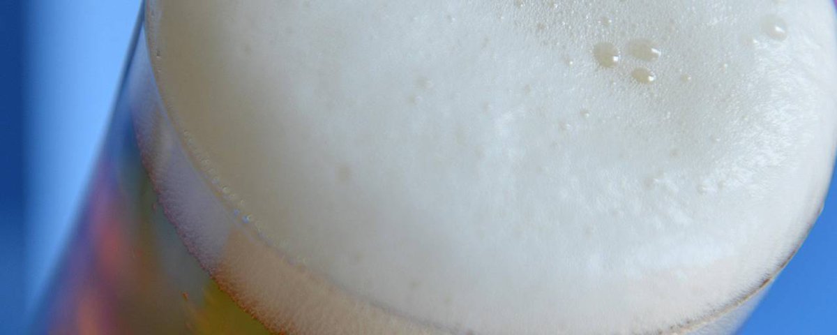 NachtGeher's tweet photo. Bier soll in Schwechat [Bezirk Bruck an der Leitha] künftig zur Beheizung von rund 900 Wohnungen beitragen. Konkret soll Abwärme, die beim Brauprozess entsteht, laut EVN in das Mehrparteienhaus befördert werden.

#SchwechaterBier
#DasBierDerMaurerNichtDasDerArchitekten
#BrauUnion https://t.co/3RpS6vQ3Oi