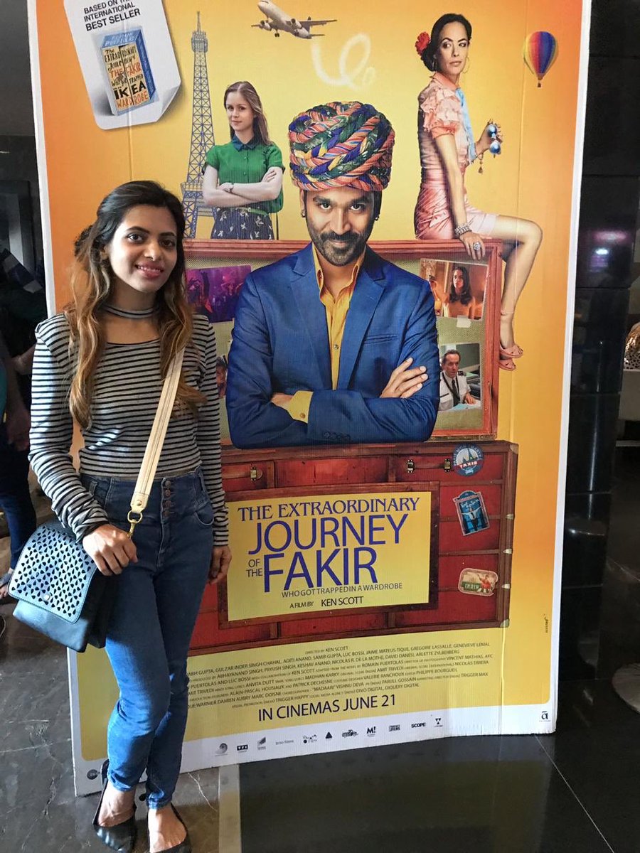 simranahuja22's tweet photo. #Dhanush ‘s fabulous performance#TheExtraordinaryJourneyoftheFakir #Pakkiri
@dhanushkraja @berenicebejo_official @erinelairmoriarty #BarkhadAbdi @zeemusiccompany #AAFilms #GRFilms @mcapventures #LittleRedCarFilms #SneakPreview #Dhanush #Madaari #MadaariManiaNow #specialscreening https://t.co/78km7USC28