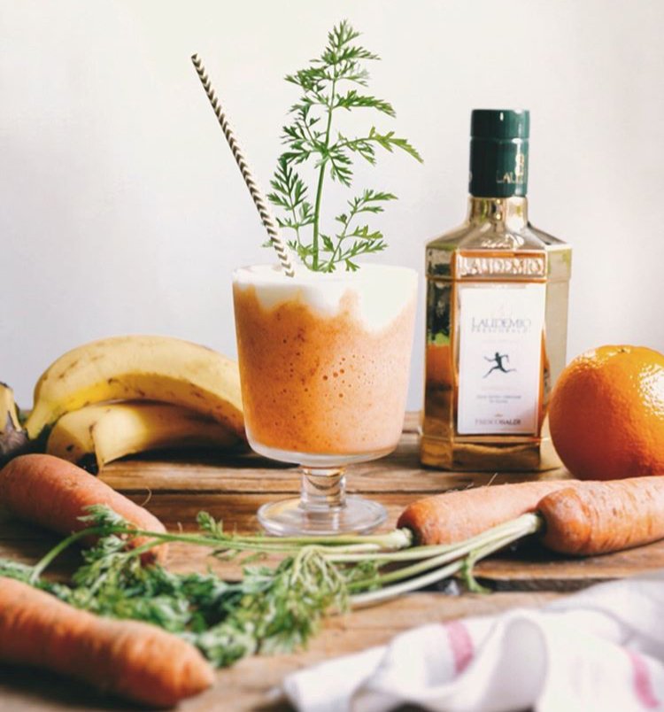 Un estratto di frutta e verdura è perfetto per questi giorni estivi🍒🥕

Grazie a @yutaokashi per lo scatto 😍

#laudemio #laudemiofrescobaldi #laudemiooliveoil #extravirginoliveoil #summer #tuscanygram #firenze #florence #olioevo #oliotoscano #olio #olioextraverginedioliva