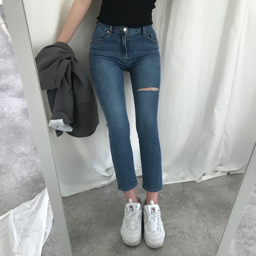 106lbs_fgw's tweet image. Leg/thigh gap thinspo🌸