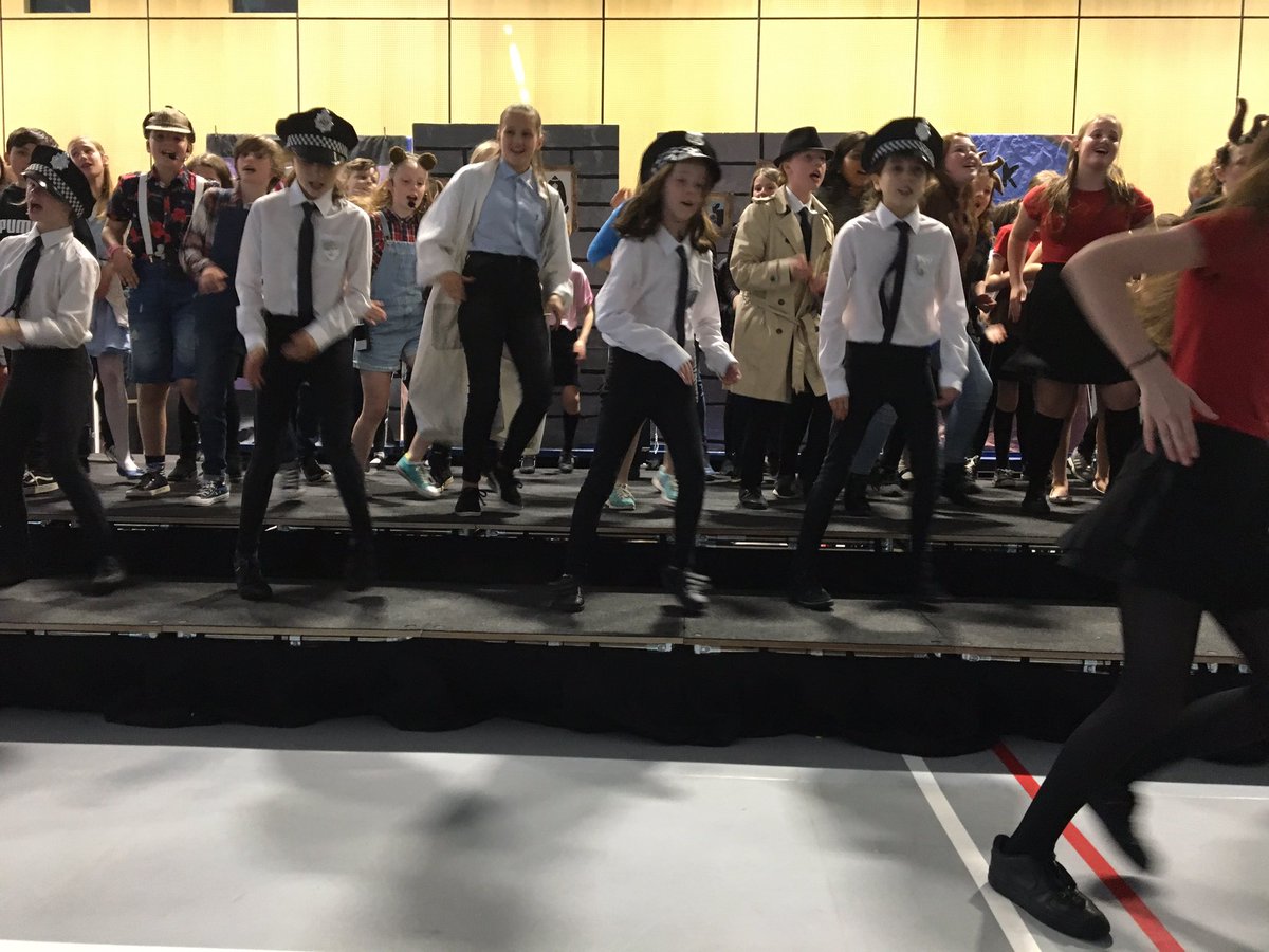 KinrossPrimaryS's tweet photo. So many talented children and @kinrosshigh are lucky to have them heading their way! #ambition https://t.co/cGwPR10jIt