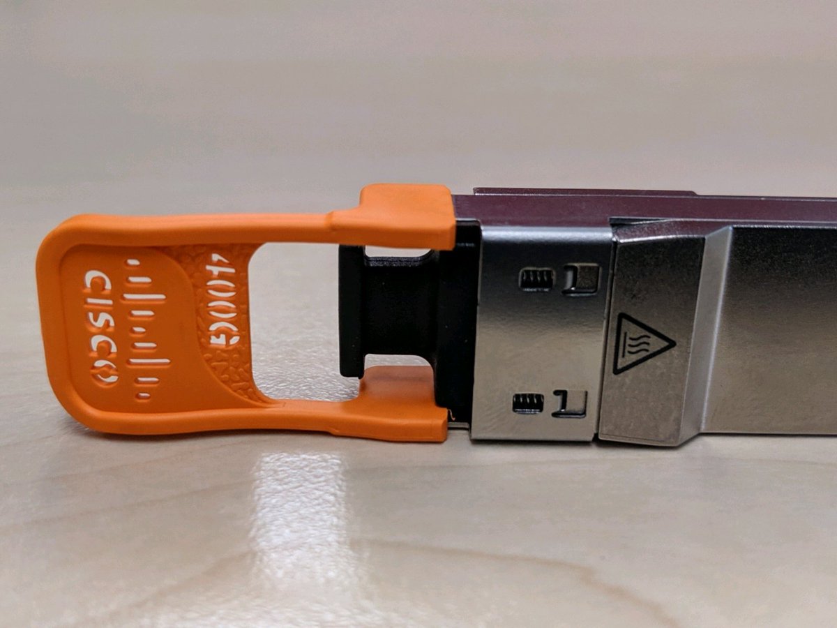CiscoIOSXR's tweet image. QSFD56-DD: 400G will be hot
#ncs5500 #iosxr #qsfp #qsfpdd
