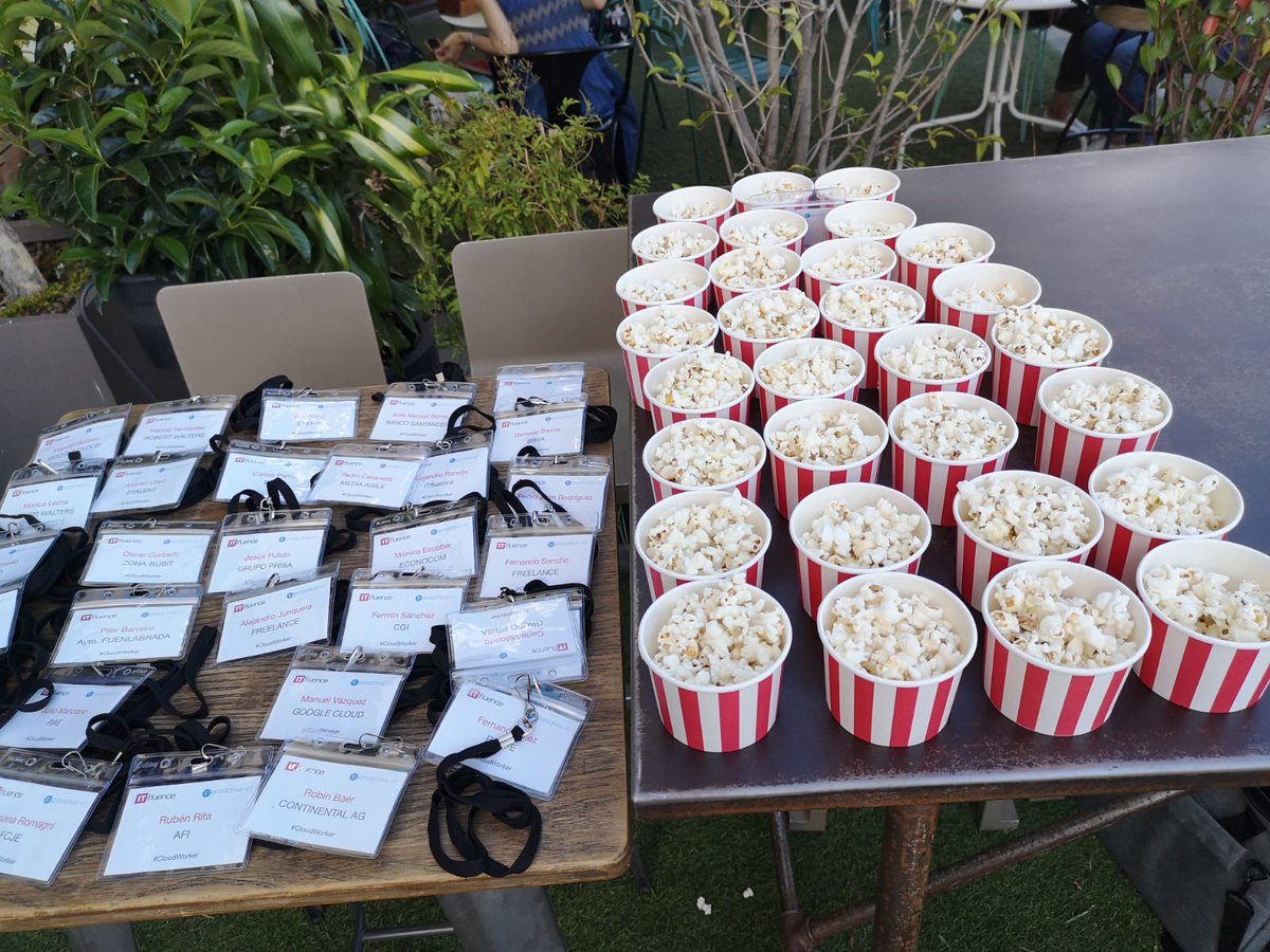 ITfluence_es's tweet photo. Vamos a endulzar el evento #CloudWorker con #CloudPills y #PalomitasDeMaiz...
@Proactivanet @ITfluence_es #WeMakeITEasy https://t.co/KFzgTzriYX