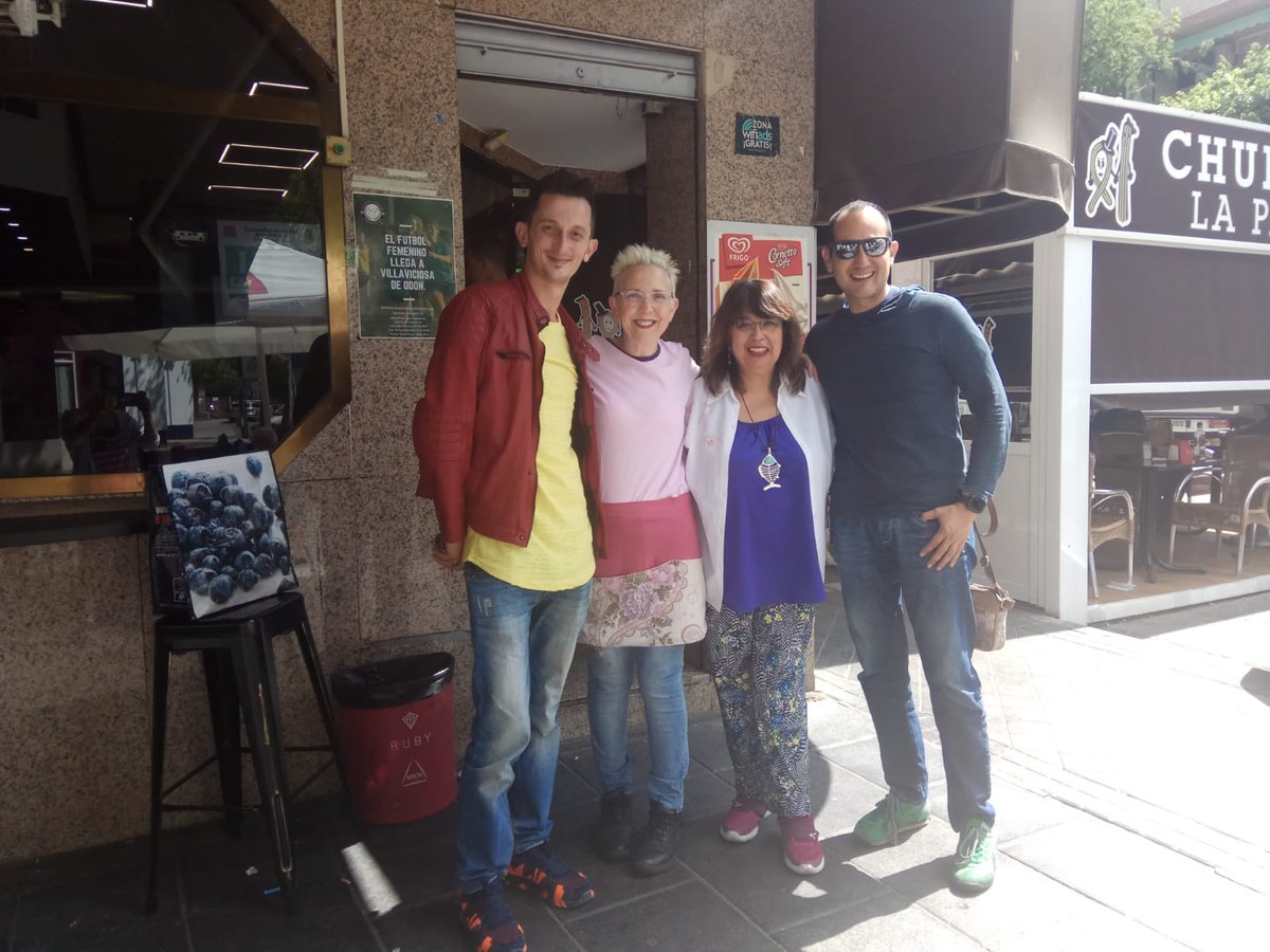 ChurreriaParada's tweet photo. Hace unas semanas vinieron directamente desde #Munich a visitarnos: Michel Vera y Avdi Morina. Les agradecemos su visita.
Clientes como ellos hace que adoremos nuestro trabajo. Su satisfacción, nuestra mejor recompensa #Desayunos #Meriendas #VillaviciosaDeOdón https://t.co/UXlp2uwvnP