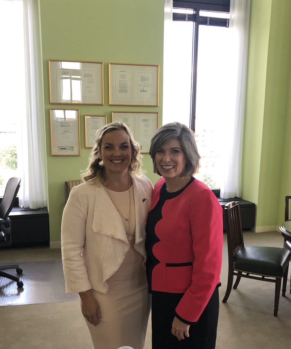 elschmitt3g's tweet photo. Participated in a @WhiteHouse meeting today w/@ShopFloorNAM &amp; had the opportunity to urge how important trade progress is before #Harvest19 for @SukupMfg farmers and the entire #Ag community. 

#AgTwitter 
#PinkBoot https://t.co/TEUDRZLQbj