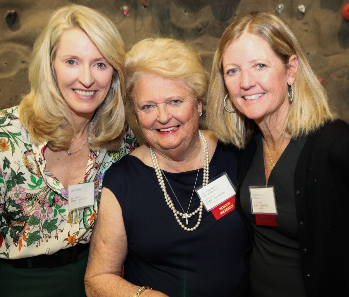 TheMetPages's tweet image. The 2019 Burke Museum Curator&apos;s Dinner featured a lively gala auction and dinner. Jack and Jan Creighton and Mike and Lynn Garvey, Honorary Co-Chairs for the Campaign for the New Burke, were honored. Guests eagerly anticipate the opening of the brand-new museum in October 2019.