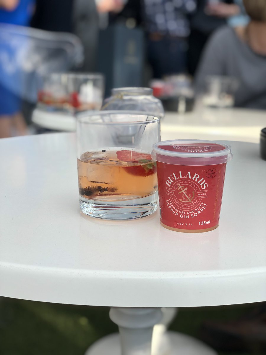 Thursday night vibes with <a href="/BullardsGin/">Bullards Gin</a> #strawberry &amp; black pepper #Gin with a super sorbet from #parravani #Sustainability use up those strawberries! <a href="/rooftopgarden/">Rooftop Garden</a> #norwich <a href="/Parravanis/">Parravanis Ice Cream</a> an awesome combination!