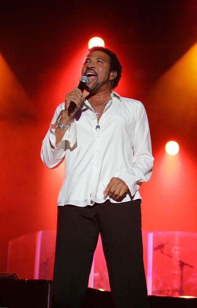  Il a 70 ans aujourd hui même ! Happy Birthday Lionel Richie (Photo : Dwight McCann/Wikicommons) 