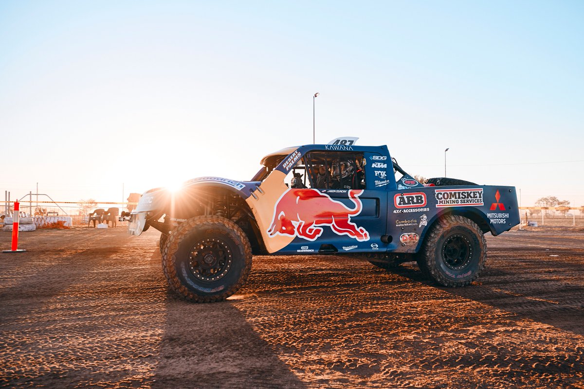 BFGoodrichCAN's tweet photo. #TBT to Australia’s ultimate desert race: @FinkeDesertRace! Congrats to all the racers. Here are some of the best sandy moments! 🏁  #BFGRacing https://t.co/Re06HYfVUa