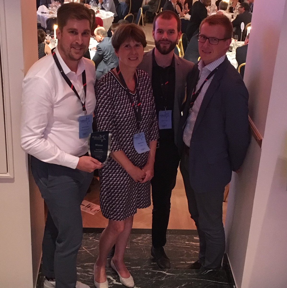 Mooi succes op de Publica Awards! Met het project ‘Nudgen naar een #milieuverantwoord voedingspatroon in een supermarktcontext’ slepen we samen met <a href="/colruytgroup/">Colruyt Group</a> en <a href="/ugent/">UGent</a> de eerste prijs in de wacht van de categorie Corporate Responsability. lne.be/een-duwtje-in-…