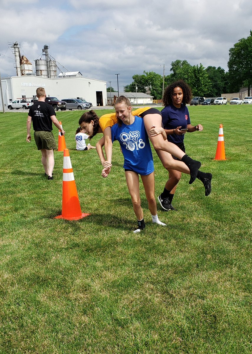 FburgVball's tweet photo. Gorgeous weather this morning for a little Marine workout! #wework #firemancarry #gomidgets https://t.co/slanyjl7Ov