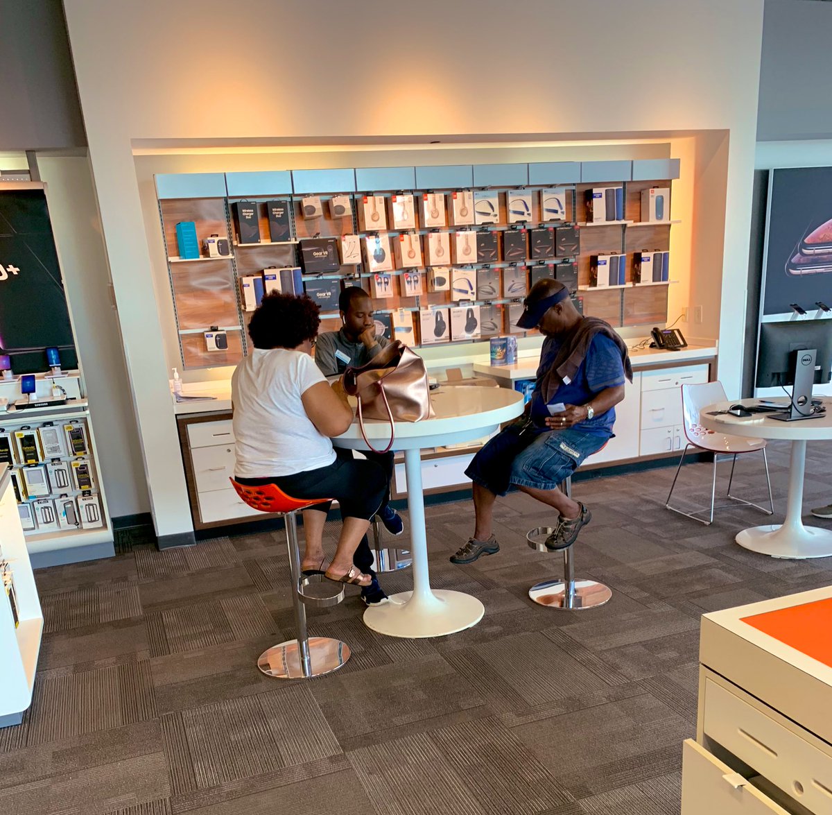 Branch91K's tweet photo. JEGAN with premo for MONEY TEAM had a couple of objections to overcome all you have to do is get me involved and watch teamwork make the dream work.!! Letssss gooo  @FasuyiAmaka @GJohnson1522 @SunnyAlamgir2 @MrsJaronfelder @404girl #MODSQUAD #TEAMWORK https://t.co/oD5cNuexrA