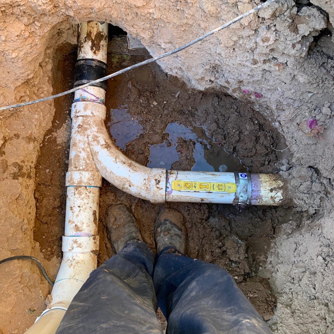PlumbingCureAll's tweet image. Hand digging excavation for a grease interceptor repair today. It’s going to be a muddy one! 👌

#cureallplumbing #greaseinterceptor #plumbingrepair #muddywork #dirtyjobs #plumbinglife #plumberlife #greaseinterceptorrepair