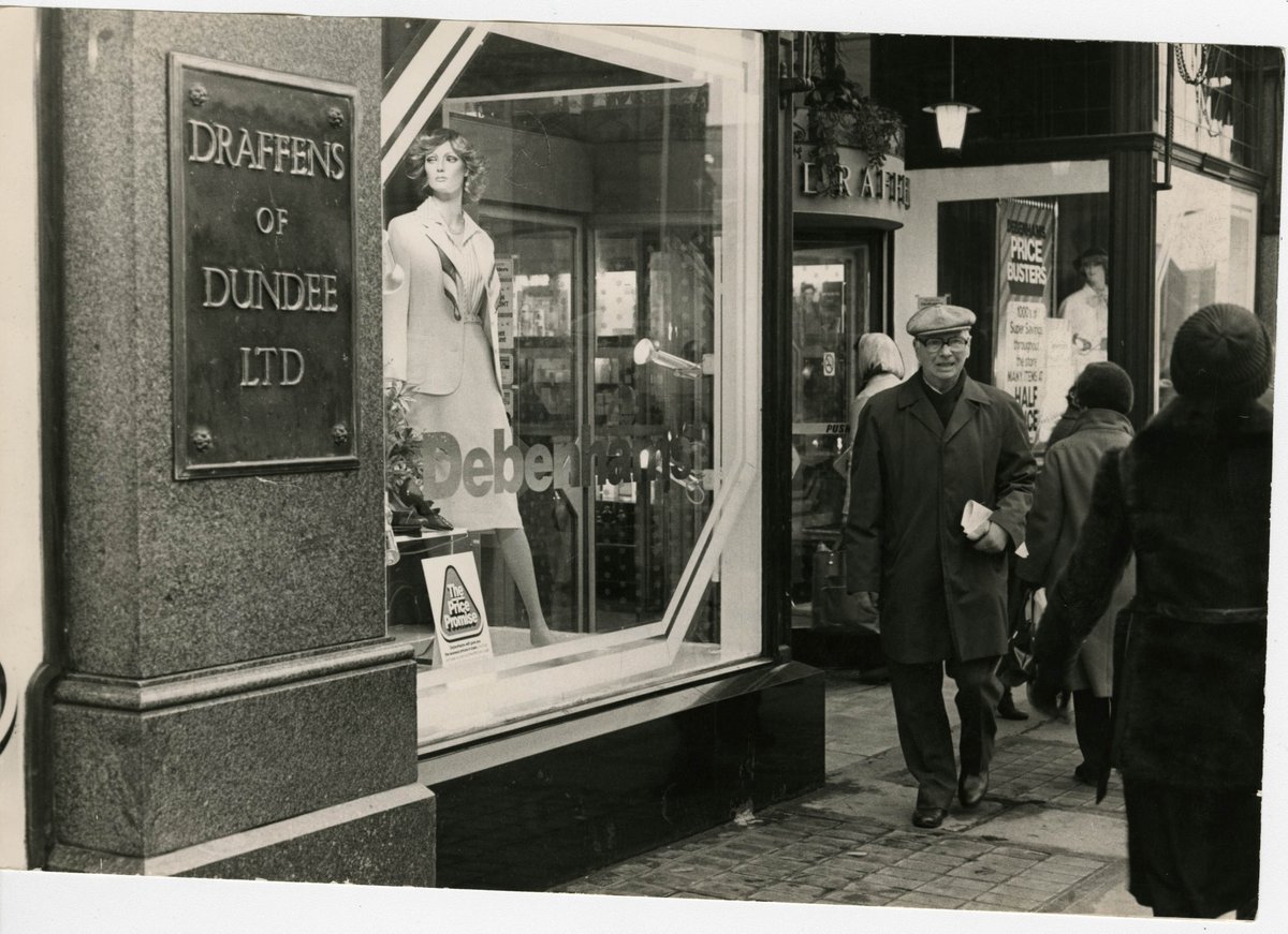 OLD DUNDEE: The sign is still but the shop is long gone. Can you guess the year? #olddundee #history #seedundee