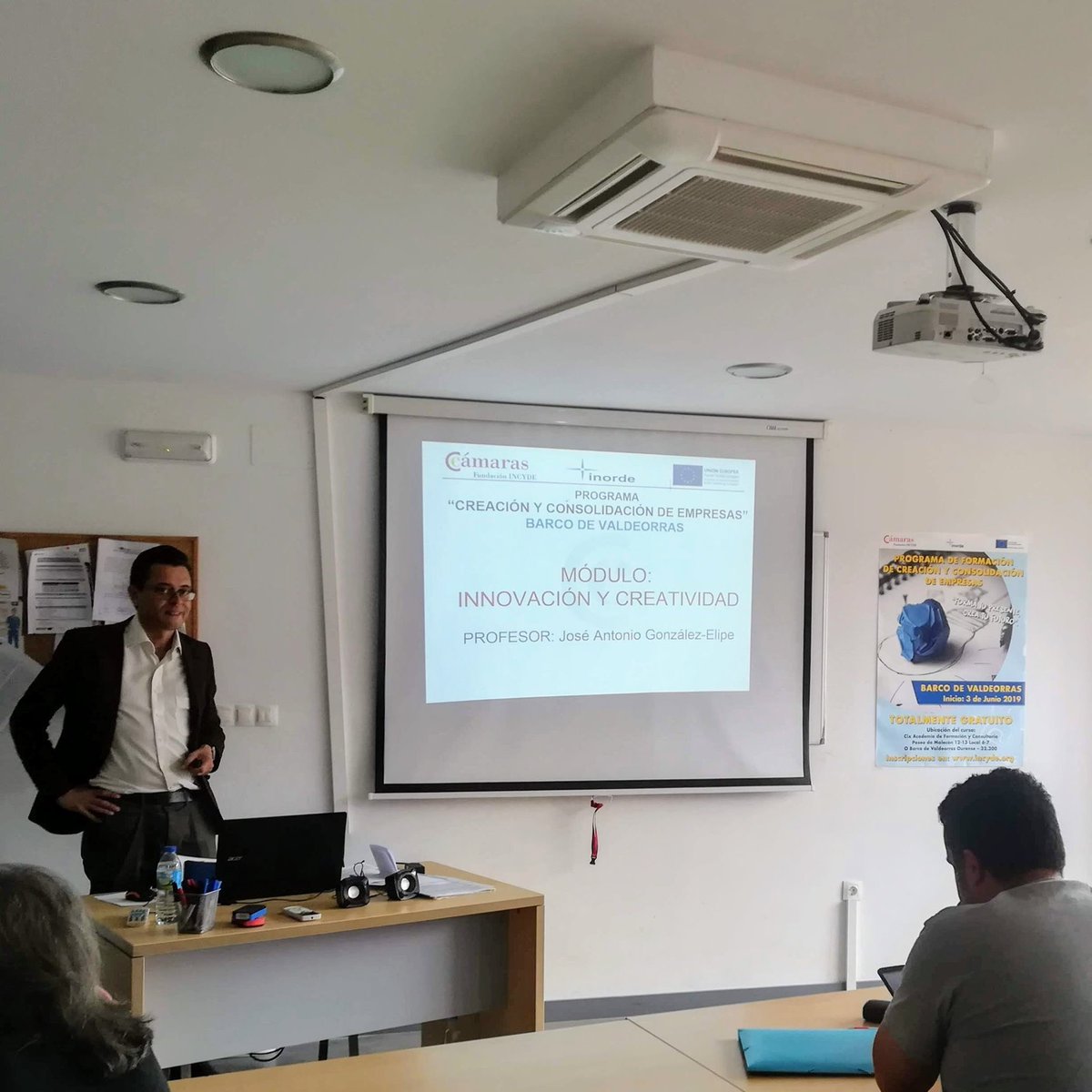 cixformacion's tweet photo. Continuamos en O Barco de Valdeorras, con los/as emprendedores/as  de #Valdeorras en el Programa de Creación y #Consolidación de #Empresas Mejorando y aprendiendo de los mejores @FundacionINCYDE  @camarascomercio  en @cixformacion 
apoyado por #Inorde y #FondoSocialeuropeo. https://t.co/H8p5x1HACU