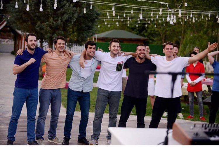 tekyurek1trt's tweet photo. “Bizimkiler” 😍#EfsaneGeliyor https://t.co/lGQhjKC45r