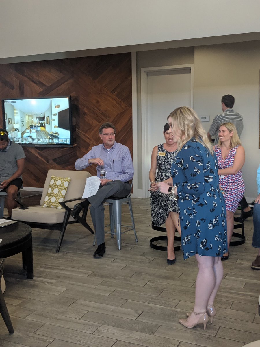 ashleycpatton's tweet photo. Had so much fun presenting about the Accelerated Pavement Maintenance Program to #MidtownPHX - thanks for having me! #MakingCivicEngagementFun #PHX https://t.co/rzyw4oFscr