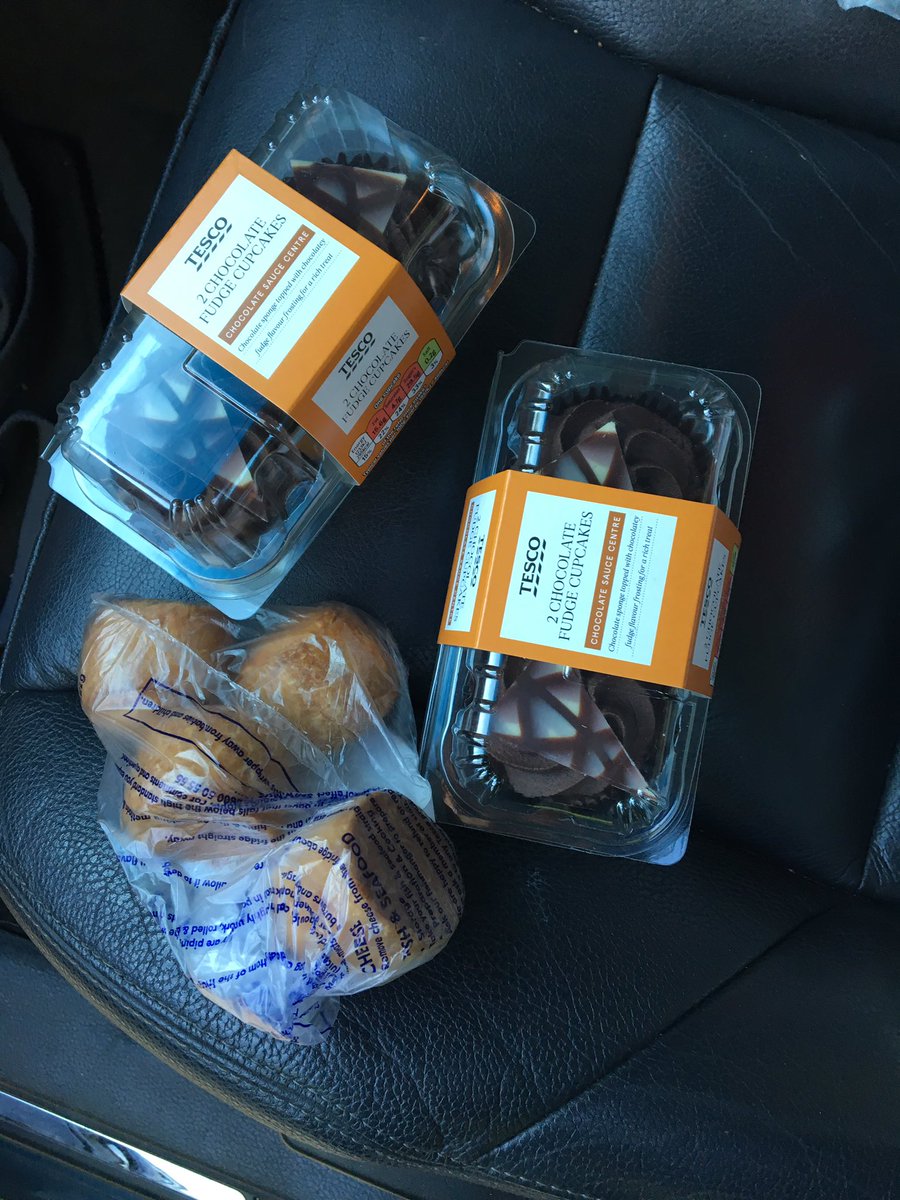 YorkFarmGirl's tweet image. Keeper of the keys and supplier of cake and pie. I make for top support crew! (Pie and cake is becoming a time trial habit!) #racing #supportcrew #timetrail